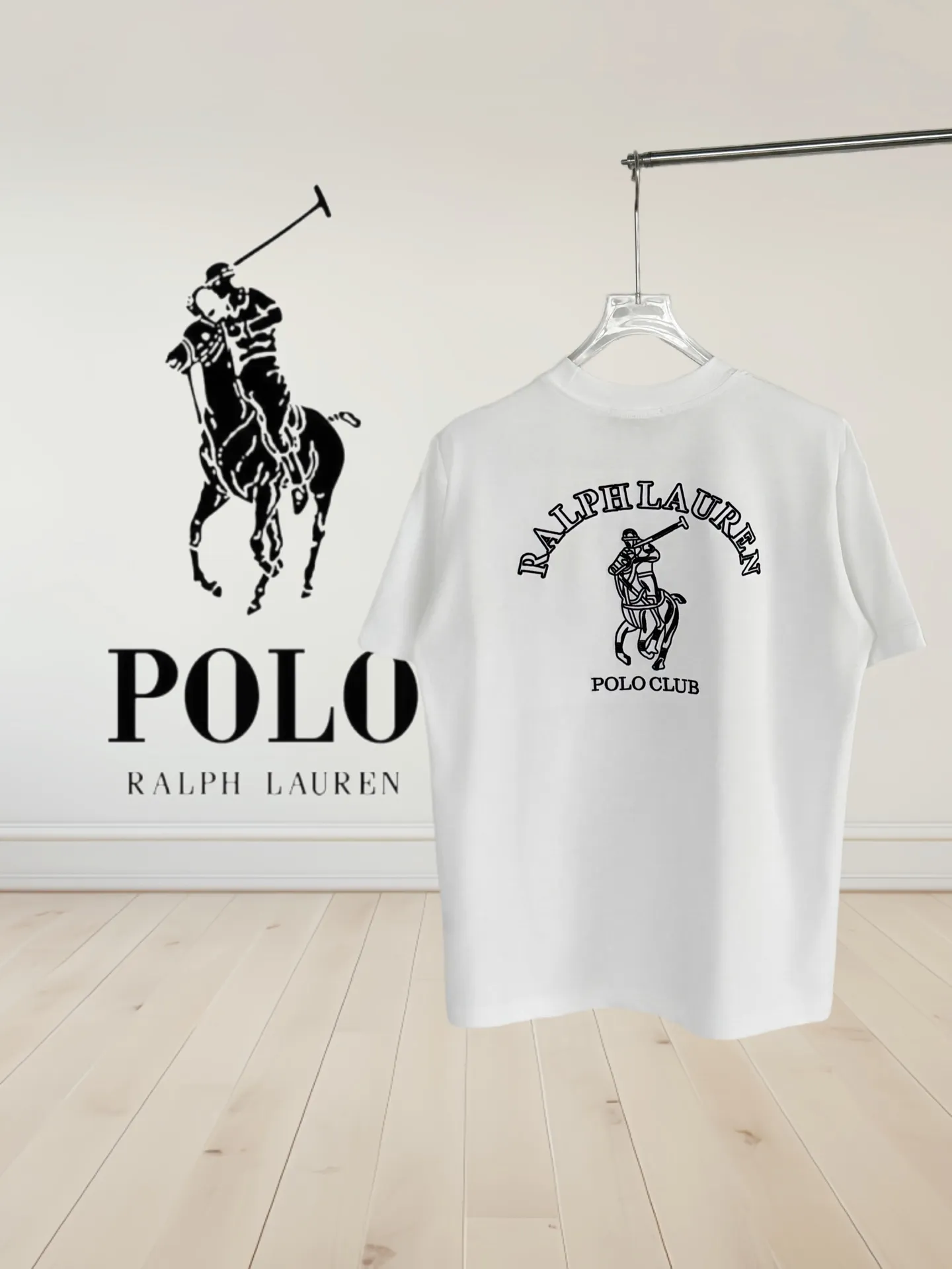 P160 [High Quality]Ralph Lauren*Ralph Lauren embroidery micro-label simple‼ ️Short-sleeved T-shirt 💗Ralph Lauren classic short-sleeved T-shirt, custom-made 280g pure cotton fabric, soft and breathable, classic horseback golf🏌️ embroidery on the chest, logo + logo embroidery on the back, simple and recognizable. Round neck design, neat tailoring, customized 280g pure cotton fabric, soft and smooth to the touch, great breathability, super comfortable to wear in summer! The same loose version for men and women, OK to wear alone or layered, versatile ~ 𝐂𝐎𝐋𝐎𝐔𝐑: black white 𝐒𝐈𝐙𝐄: S-xL Size chart: S: Shoulder width 51 - Bust 55 - Clothing length 70 M: Shoulder width 53 - Bust 57 - Clothing length 72 L: Shoulder width 55 - Bust 59 - Clothing length 74 XL: Shoulder width 57 - Bust 61 - Clothing length 76